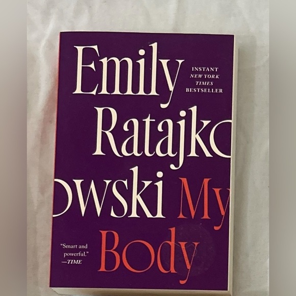 Emily Ratajkowski- My Body - Picture 1 of 1